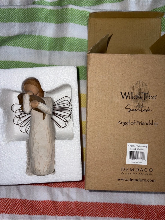 Willow Tree Other - Willow Tree Angel of Friendship Figurine FINAL PRICE